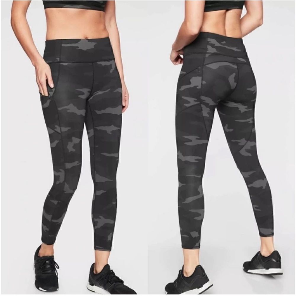 Athleta Camo Contender 7/8 Tight Leggings Camouflage Yoga Pants Black M
